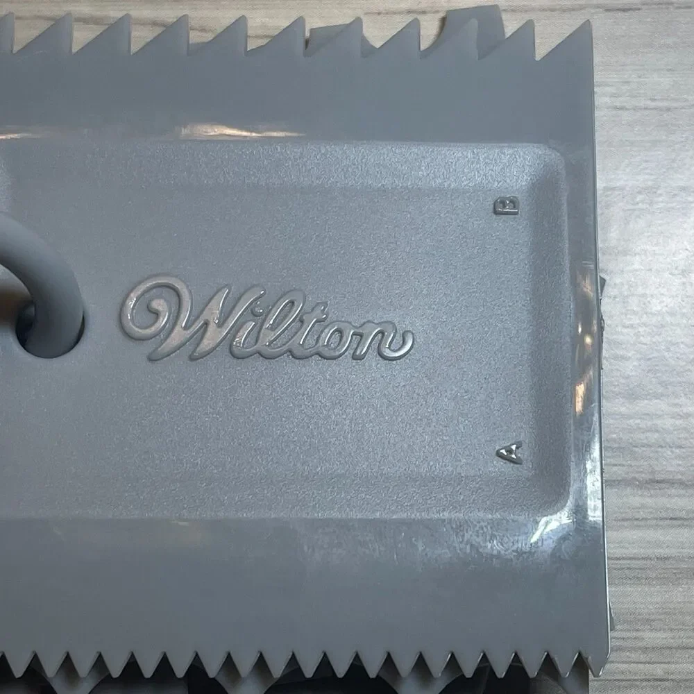 Wilton Small Icing Comb Set - 4 Pieces and Storage Ring